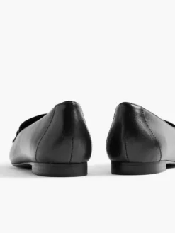 Zwarte Leren Loafer Sierketting -Beroemde Schoenen Winkel 2153202 H4